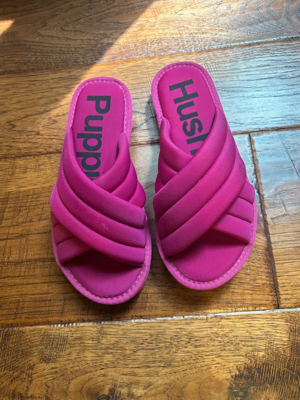Never worn Hush Puppies Women's Pink Quilted Slide Sandals